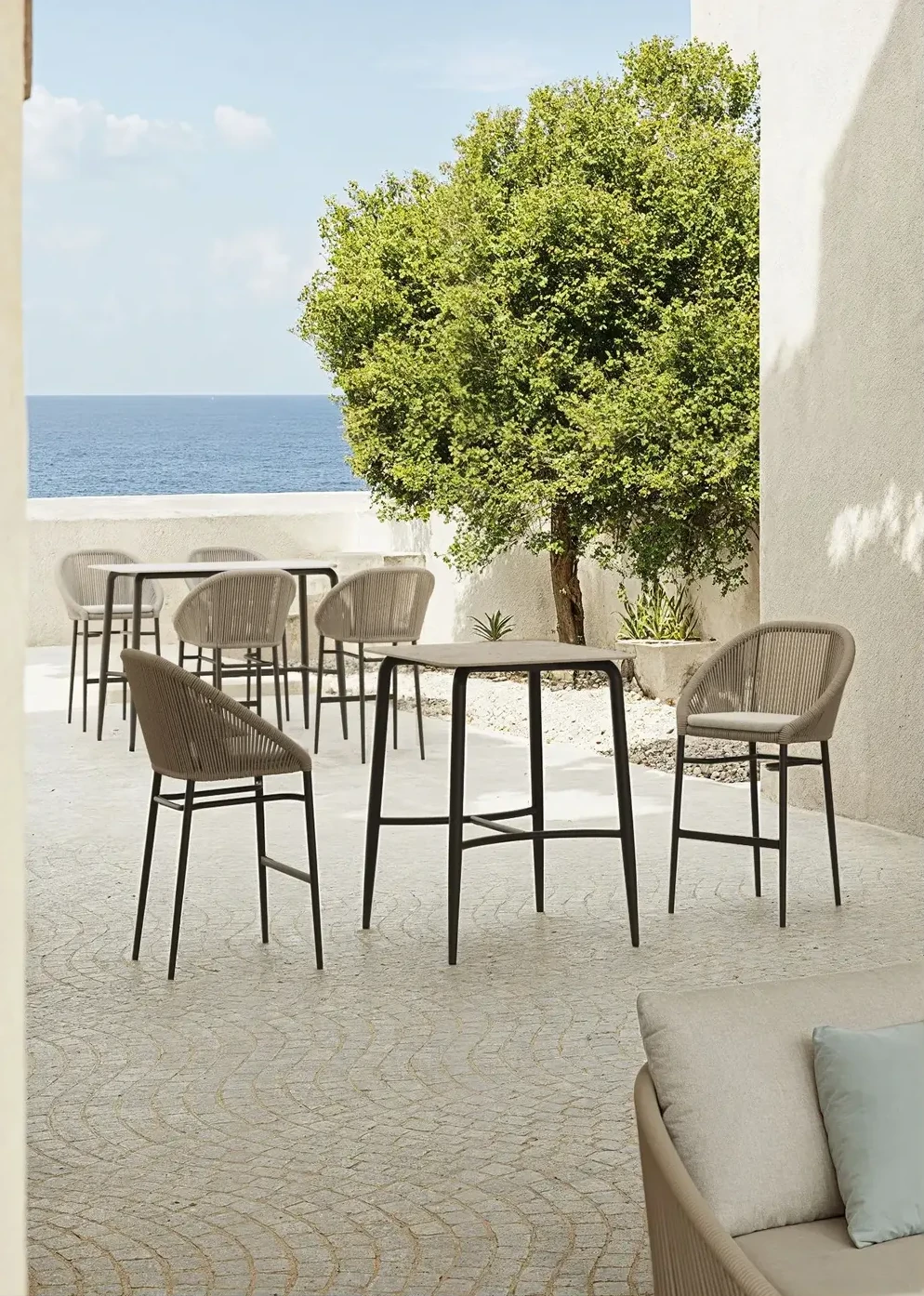 Rodona Mesa Bar Cuadrada Carbon