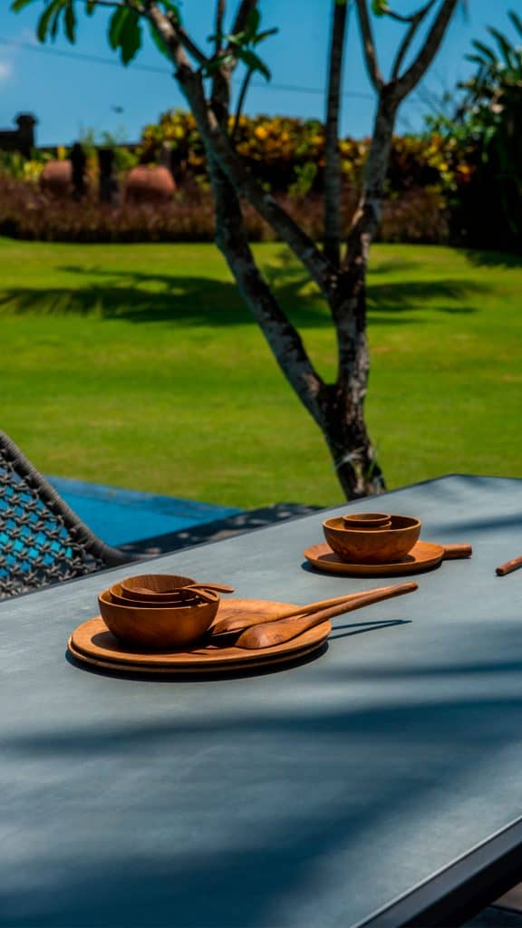 23518_Dining Table Moma_Aluminum Carbon_Skyline_2