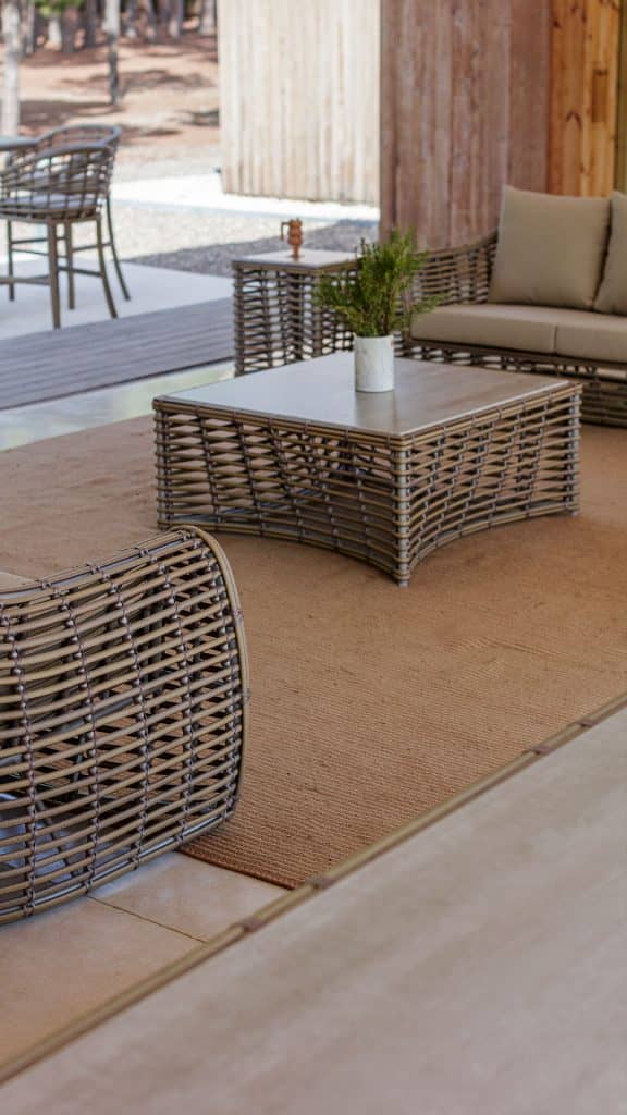 23664_Coffee Table Ruby_Kubu Mushroom NP15mm_Skyline_2