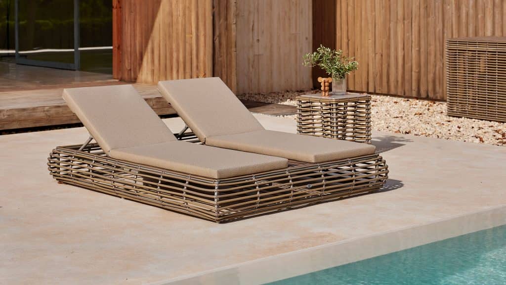 23670_Double Lounger Ruby_Kubu Mushroom NP15mm_Skyline_2