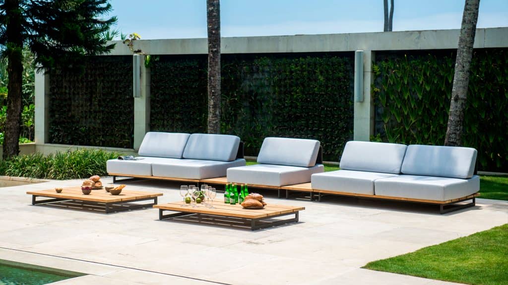 23713_Loveseat Ona_Dark Grey Strap 21mm_Skyline_4