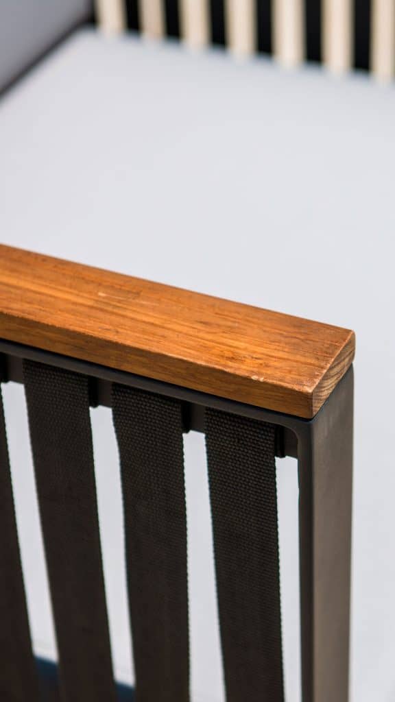 23801_Armchair Horizon_Dark Grey Strap 35mm_Skyline Design_4