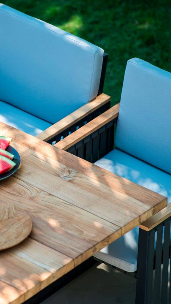 23812_Dining Table Alaska_Natural Teak_Skyline_3