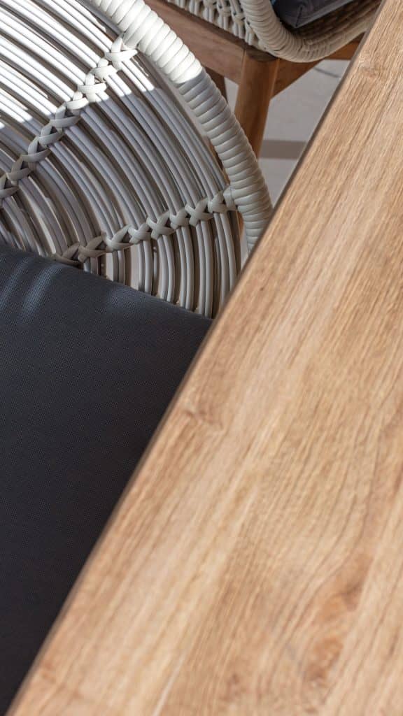 23871.02.01-Rect-DT-240-Alaska-White-Wash-Alum-Skyline-5