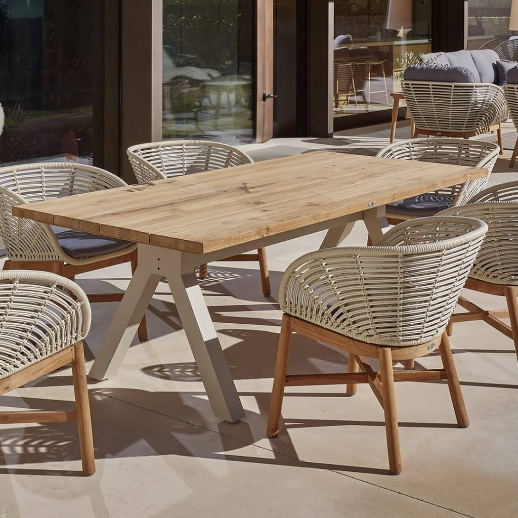 23871.02.01-Rect-DT-240-Alaska-White-Wash-Alum-Skyline-6