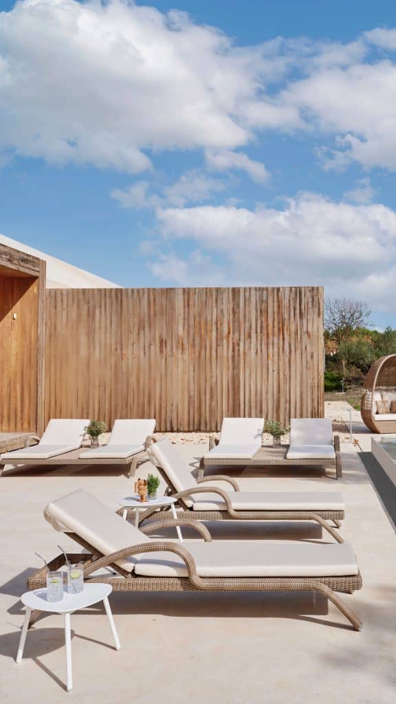 23887-Single-Lounger-Arena-Seashell-Polyrod-Skyline-Design-5