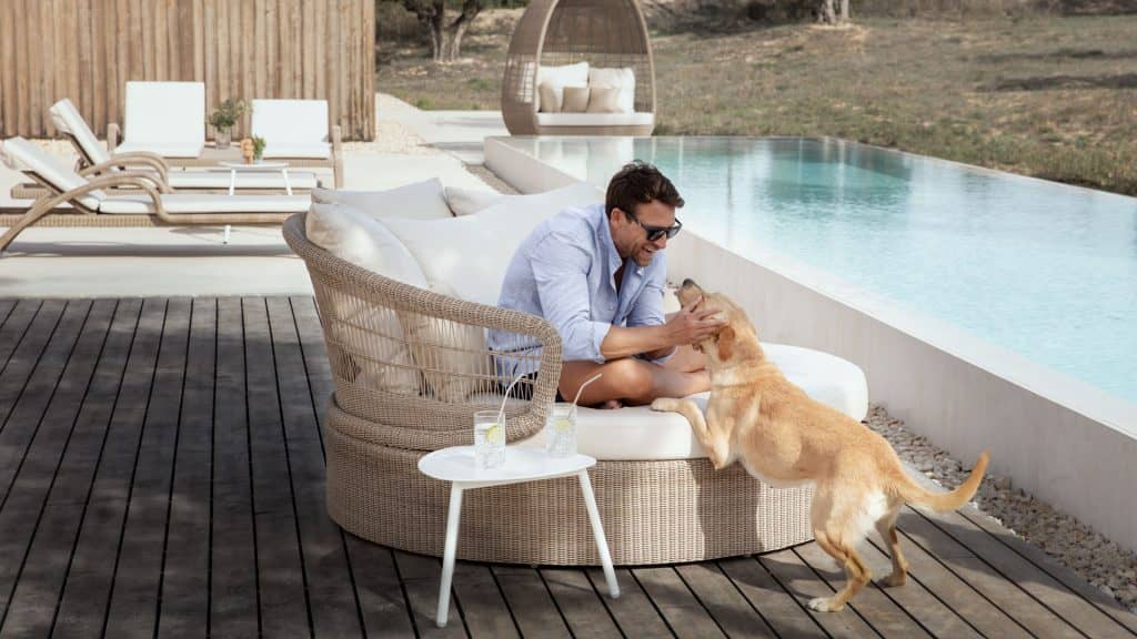 23889-Round-Daybed-Arena-Seasheell-Polyrod-Skyline-Design-2