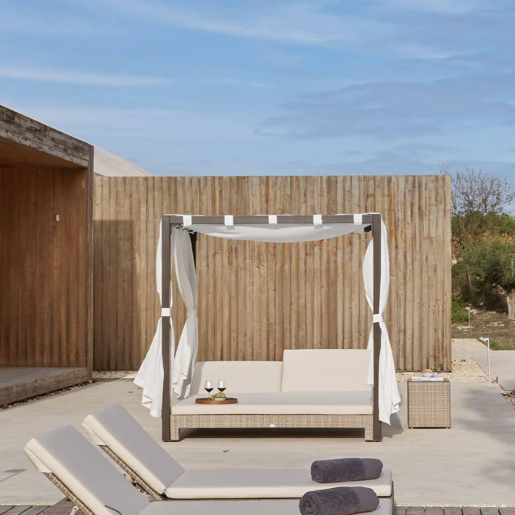 23911_Daybed Paloma_Seashell 7,10 & 15mm_Skyline_10