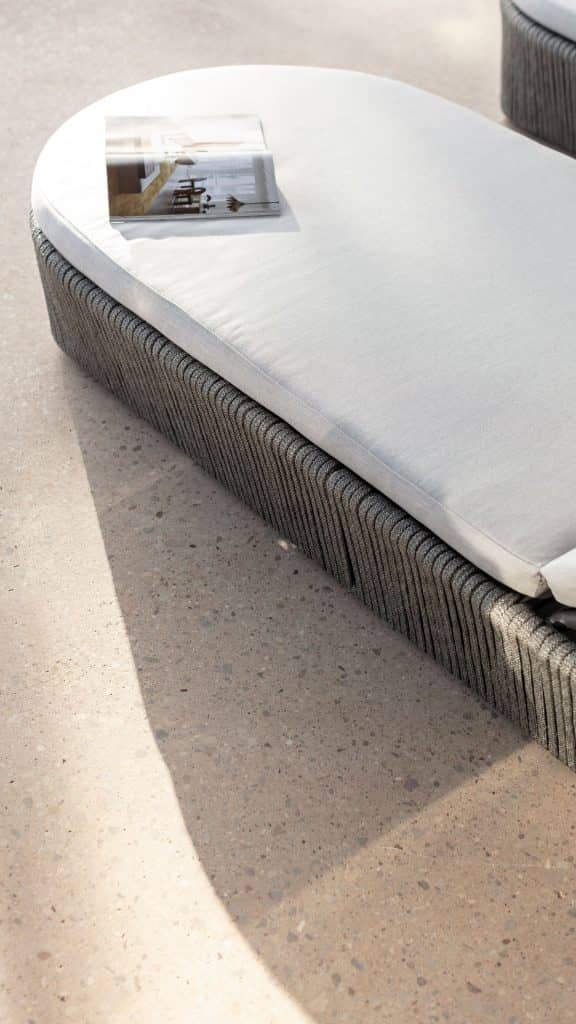 24163-Single-Lounger-Boston-Strap-Light-Grey-Skyline-Design-03