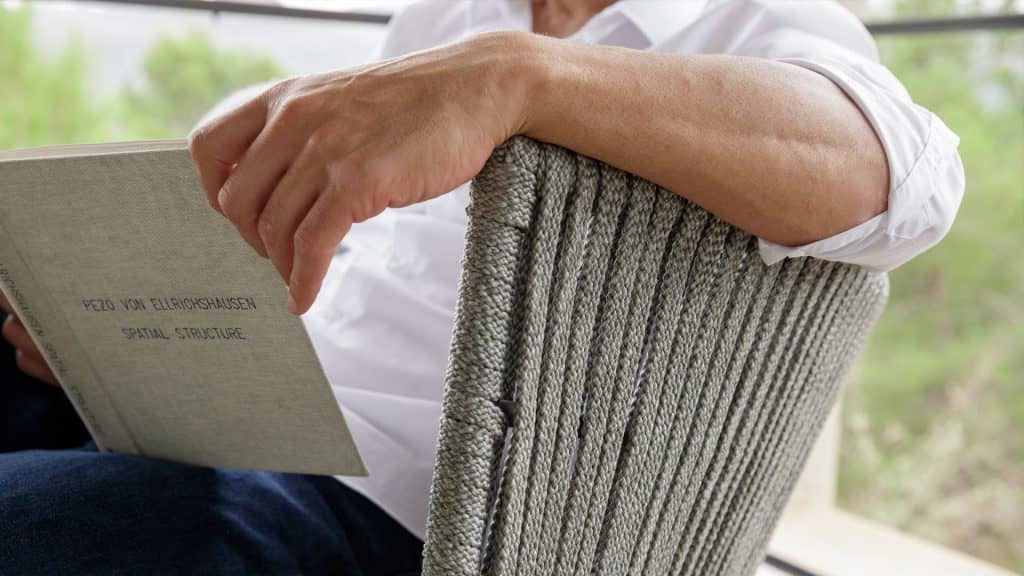 24168-Rocking-Chair-Boston-Strap-Light-Grey-Skyline-Design-04