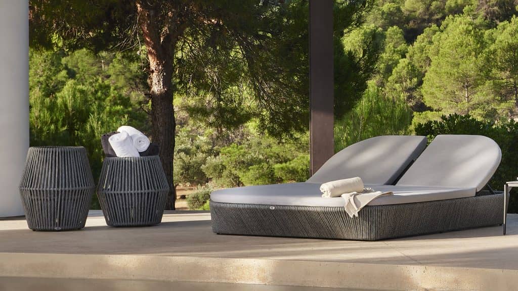 24170-Small-Planter-Boston-Strap-Light-Grey-Skyline-Design-06