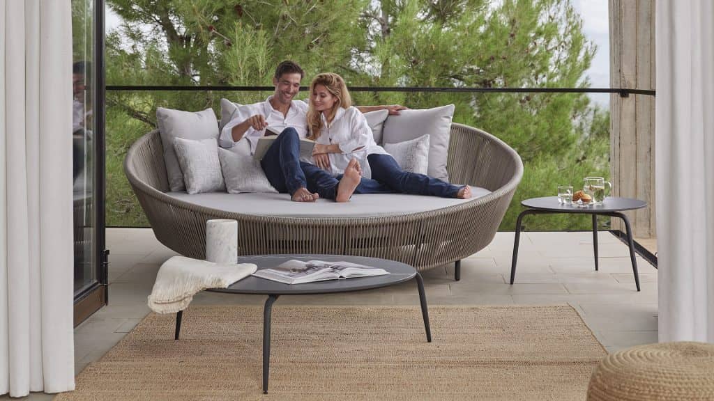 24184-Round-Daybed-Rodona-Beige-Polyrope-Skyline-Design-00