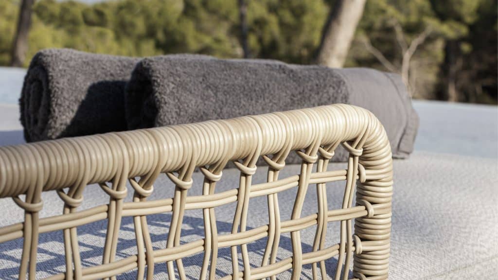 24313_Daybed Ribs_White Seashell Polyrod 5mm_Skyline_2